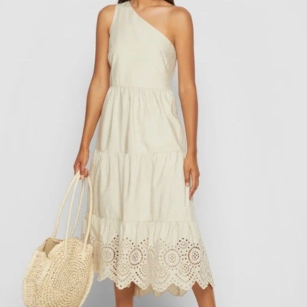 Elegant Cream One-Shoulder Dress